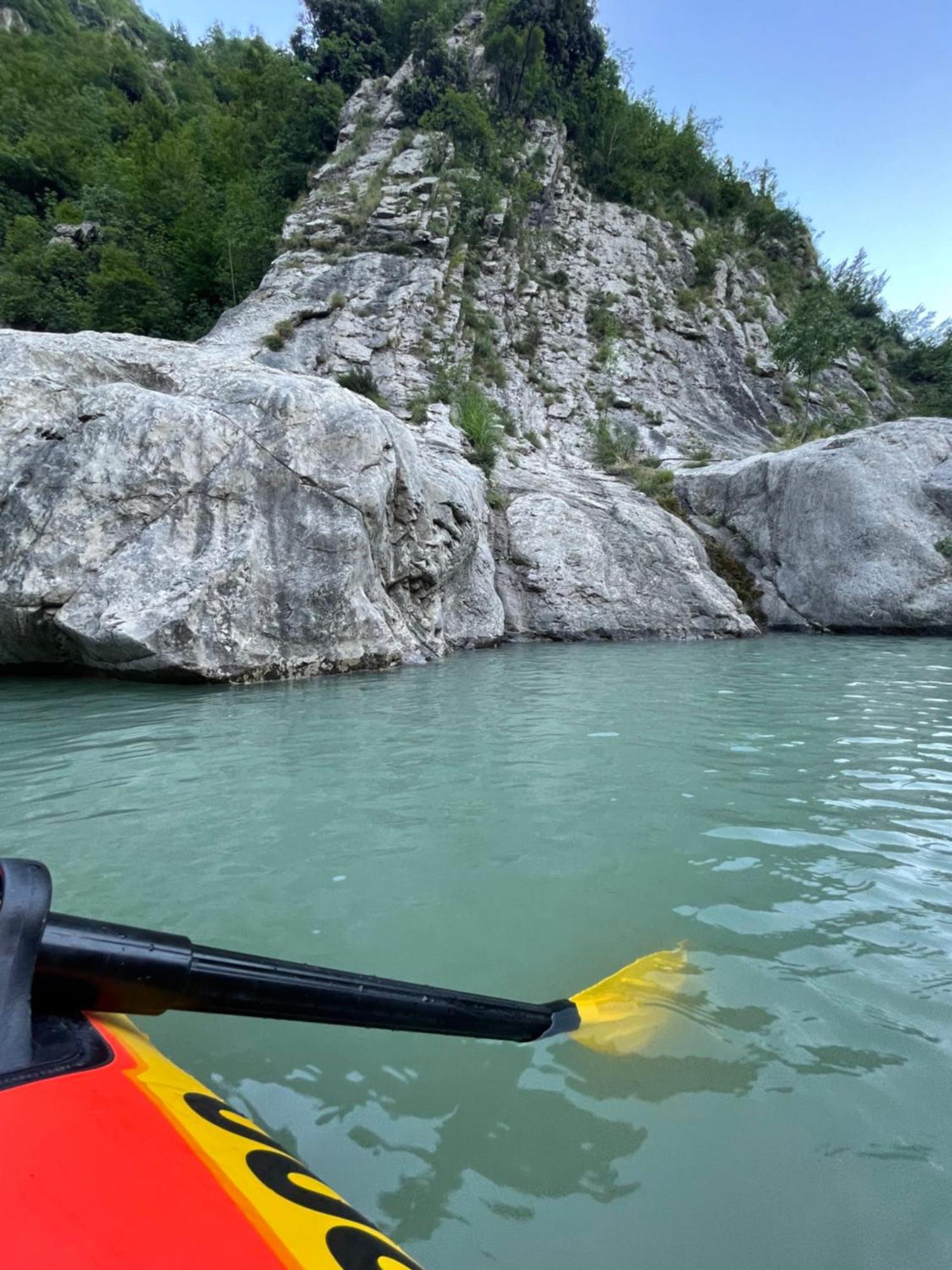 Bovilla Canyon Tirana Buitenkant foto